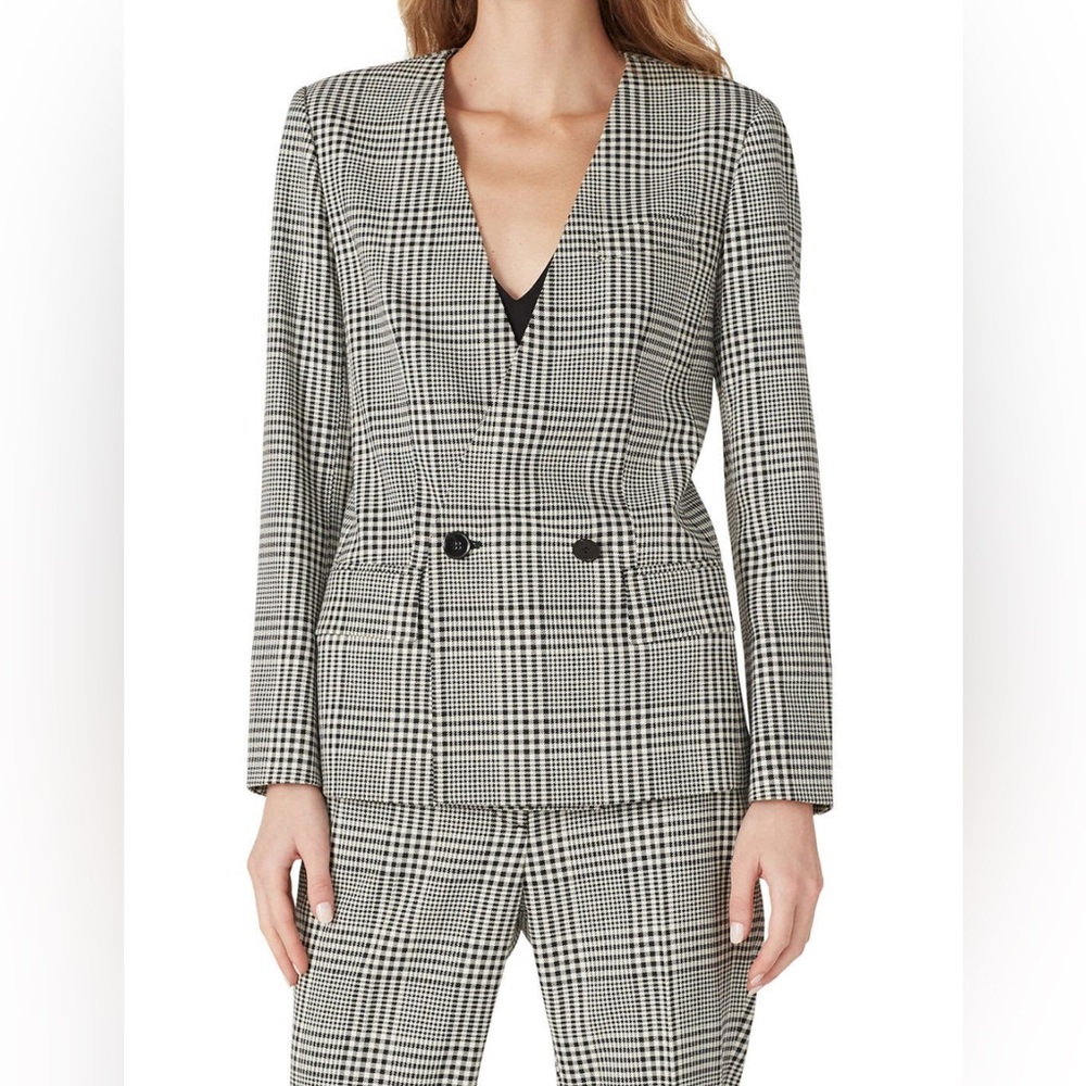 Club Monaco Fashion blazer - trendy and perfect for the office